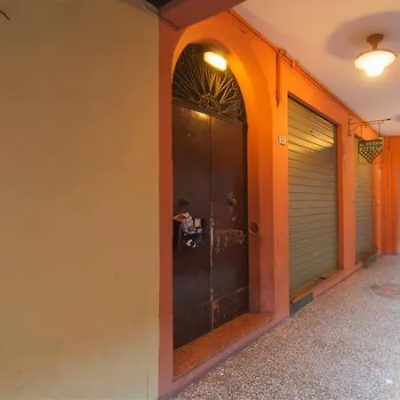 Apartment Pisolo In Citta Nel Centro Storico Bologna
